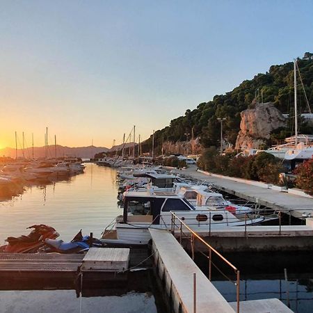 Jadran Deluxe Apartment Крвавица Экстерьер фото