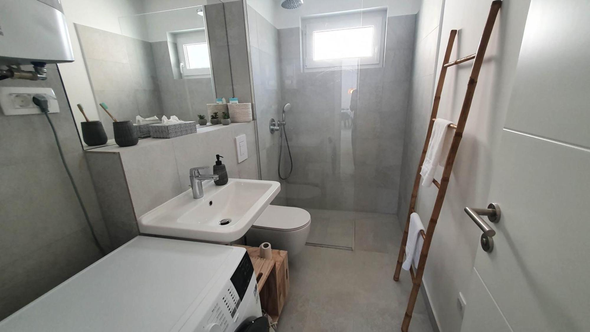 Jadran Deluxe Apartment Крвавица Экстерьер фото